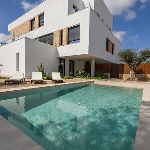 Las Colinas Golf & Country Club Residences